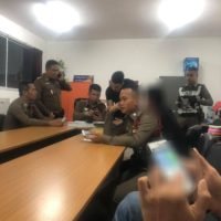 Flughafen Mitarbeiter stehlen iPhone aus dem Gepäck eines Fluggastes