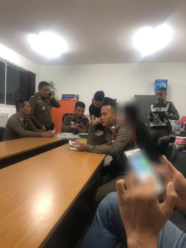 Flughafen Mitarbeiter stehlen iPhone aus dem Gepäck eines Fluggastes