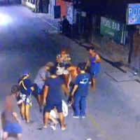 Brite in Mae Hong Son von drei Angestellten einer Bar verprügelt