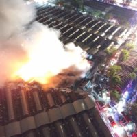Ein Feuer auf dem berühmten Chatuchak Wochenendmarkt in Bangkok zerstört 110 Geschäfte
