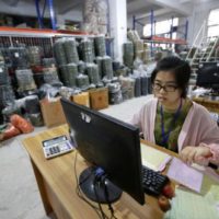 Die Fabrikaktivitäten in Asien schrumpfen, während die Rezessionsängste weiter zunehmen