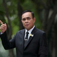 General Prayuth verspricht als ziviler Premierminister sein Bestes zu geben