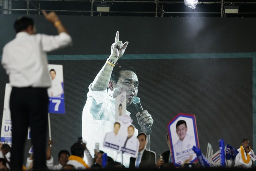 Prayuths Regierung behält die volle Kontrolle, sagt Wissanu