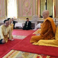 Der oberste Patriarch von Thailand hat Prayuth aufgefordert, ein guter Buddhist zu sein
