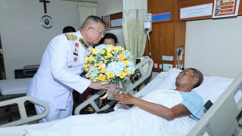 Ihre Majestäten bieten den Opfern der Explosionen in Bangkok ihre moralische Unterstützung