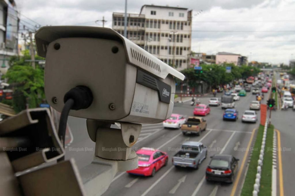 Bereits am ersten Tag des Rotlicht Kamera System wurden 538 Autofahrer beim Überfahren der roten Ampel erwischt