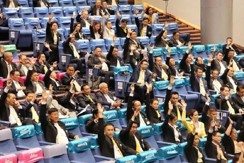 Abgeordnete drängen auf eine Änderung der Verfassung