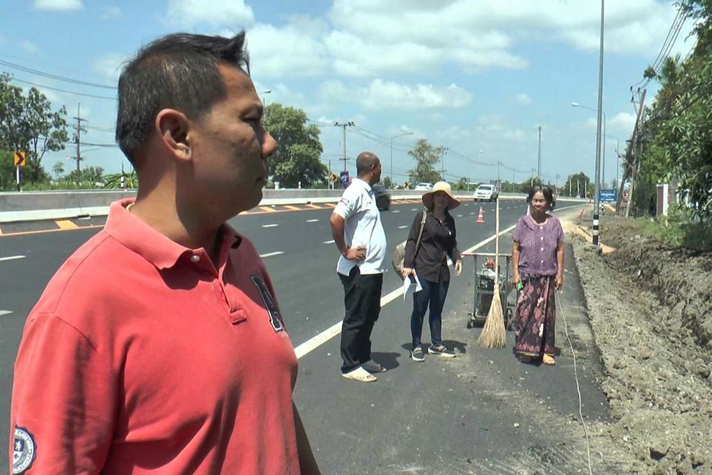Bauunternehmer des staatlichen Straßenerweiterungsprojekts fordert in Buriram die Bürger zur Zahlung von Entwässerungsrohren auf