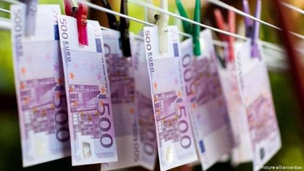 Das Kabinett plant die Überprüfung von E-Bank Überweisungen über 50.000 Baht