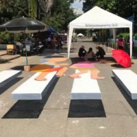 Der 3-D Zebrastreifen in Thailand lässt die Fahrer anhalten und hinsehen