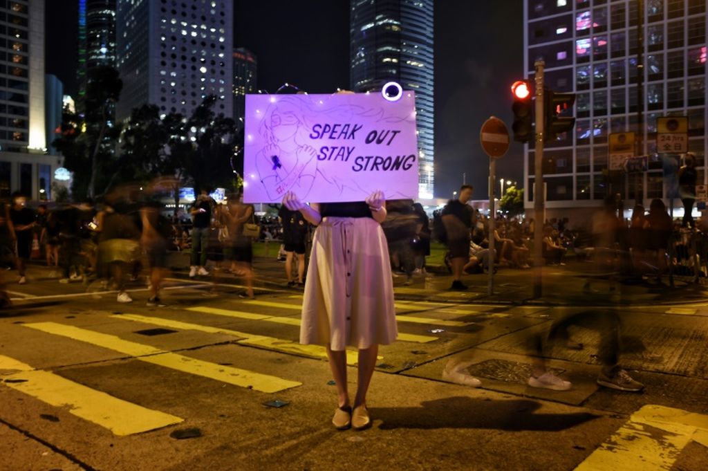 Einen Tag nach dem Tod eines Studenten verschärft sich die Krise in Hongkong und die Spannungen nehmen zu