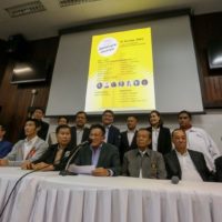 Sieben Oppositionsparteien starten eine Kampagne für einen Wechsel der Charta
