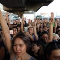 Die Polizei stellt Beweise zusammen, um die Führer einer politischen Versammlung am Samstag in Bangkok anzuklagen