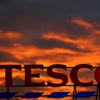 Großbritanniens größter Einzelhändler Tesco hat einen möglichen Rückzug aus Asien angekündigt