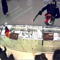 Der Goldladen Killer könnte ein ehemaliges Mitglied des Militärs sein