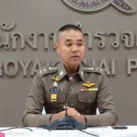 Touristenpolizei forderte von einem angeblichen illegalen Touristenführer 2.000 Baht Teegeld