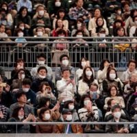 Olympiachef von Tokio "äußerst besorgt" über tödliche Coronaviren