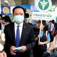 Anutin lehnt es ab, sich dafür zu entschuldigen, dass Ausländer die keine Gesichtsmaske tragen, ausgewiesen werden sollen