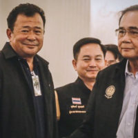 Kein Grund zur Panik, sagt Prayuth, nachdem sich die Leute mit Vorräten eindecken