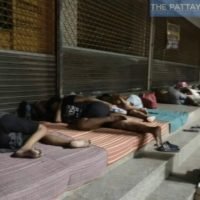 Das Obdachlosenproblem in Pattaya wächst aufgrund von Covid-19 immer schneller