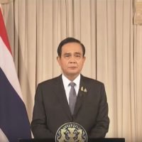 Prayuth deutet auf eine Lockerung der Beschränkungen hin, da einige Unternehmen in Bangkok wiedereröffnet werden