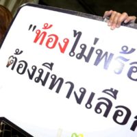 Viele Thais müssen schwierige Entscheidungen treffen, um noch über die Runden zu kommen