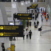 Inlandsflüge werden mit zusätzlichen Sicherheitsprotokollen wieder aufgenommen