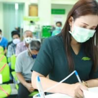 Das Finanzministerium hat 91.000 Beamte, die für ein zusätzliches Einkommen arbeiten, abgelehnt, 5.000 Baht in bar anzubieten