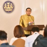 Prayuth befürchtet, dass sich die zweite Welle nach der Lockerung an den Unterhaltungsorten ausbreitet