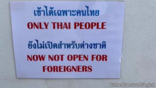 Busunternehmen und Tempel in Bangkok verbietet Ausländern den Zugang