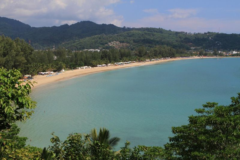 Phuket öffnet Häfen und Straßenkreuzungen wieder