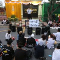 Prayuth hat junge Demonstranten vor einer Verletzung der Monarchie gewarnt
