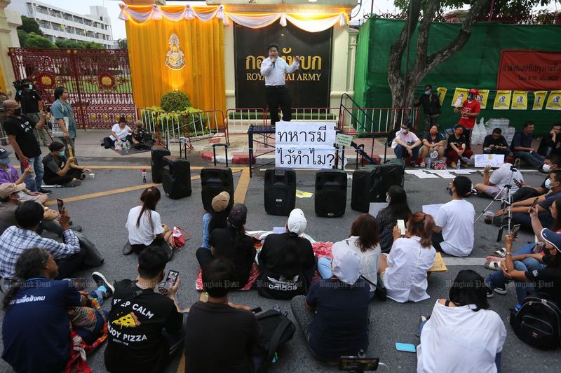 Prayuth hat junge Demonstranten vor einer Verletzung der Monarchie gewarnt