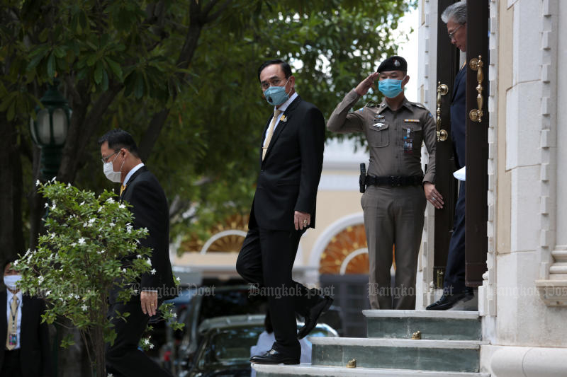 Der Rücktritt der wichtigsten Wirtschaftsminister ist ein Signal für die abnehmende Verhandlungsmacht von Premierminister Prayuth
