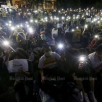 Schüler und Studenten versammeln sich gegen Premierminister Prayuth