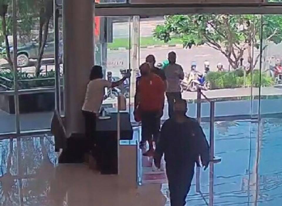 Alle Mitarbeiter der Seuchenbekämpfung am Flughafen U-Tapao wurden versetzt