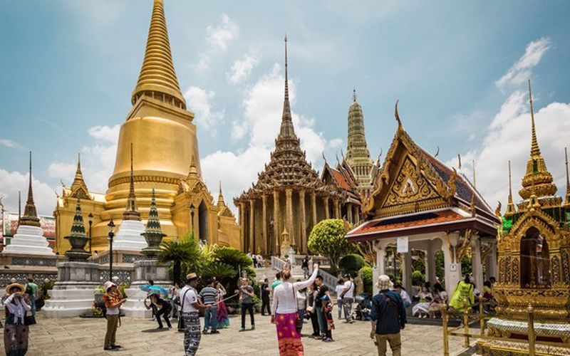 Laut Umfrage wollen vier von fünf Thailändern, dass sich das Land öffnet und auch die Inder wieder nach Thailand kommen