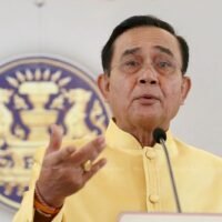 Prayuth legt 5 Richtlinien fest, um die Menschen zu versorgen