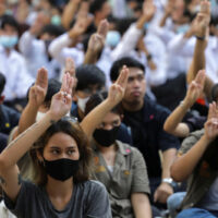 Laut einer Umfrage stimmt eine Mehrheit der Thais den Demonstrationen der Jugend zu
