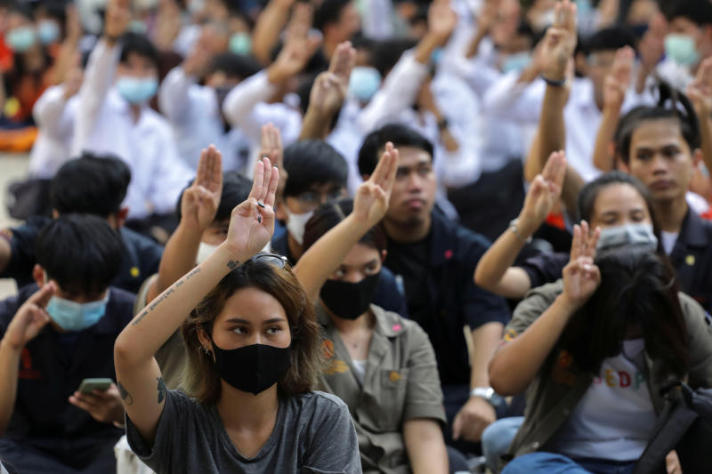 Laut einer Umfrage stimmt eine Mehrheit der Thais den Demonstrationen der Jugend zu