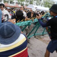 Der ehemalige stellvertretende Chef des thailändischen Geheimdienstes sagt, dass die Protestführer vor Gericht gestellt werden