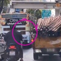 Gefährliches Thailand - Eisenstange in perfekter Kopfhöhe, um einen Motorradfahrer zu töten - aber die Polizei unternimmt nichts