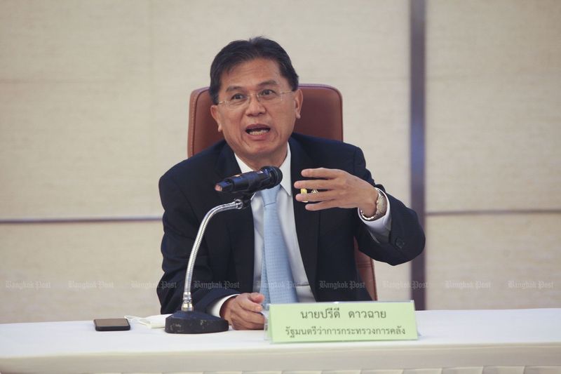Nachdem Finanzminister Predee seinen Rücktritt eingereicht hatte, erlebte der Baht eine plötzliche Abwertung gegenüber dem US-Dollar.