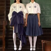 Thailands Schuluniformen, die gegen Regeln verstoßen, stellen die Tradition in Frage