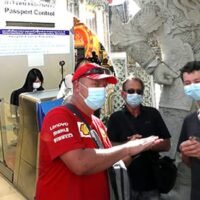 In Thailands Tourismusbranche herrscht Angst und Verwirrung, da fast bankrotte Hotels ausländische Touristen ablehnen