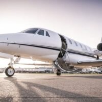 Chinesische Millionäre im Privatjet werden als erste Touristen unter STV zugelassen