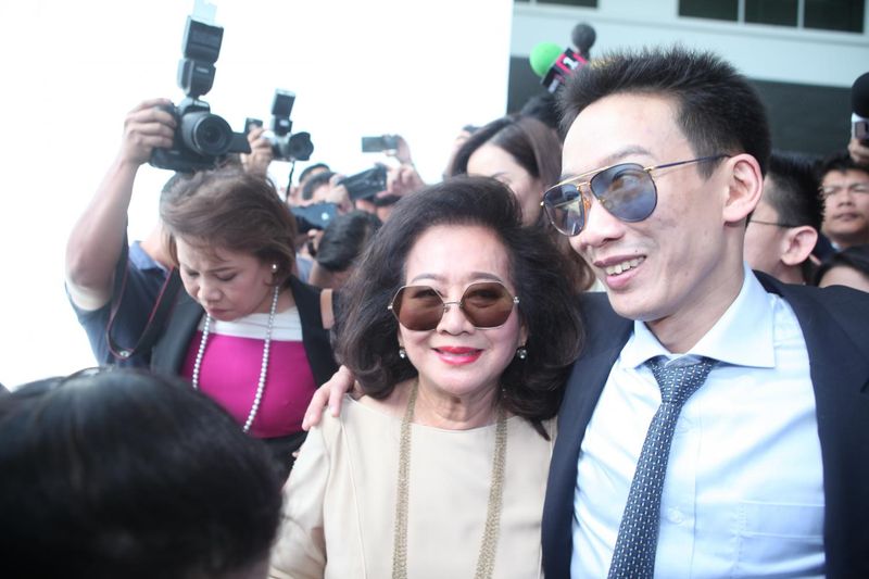 Thaksins Ex-Frau Potjaman soll die de facto Anführerin der Pheu Thai Partei sein