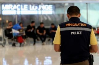 Die Visumamnestie ist nun vorbei: Ausländer müssen mit Geldstrafen und einer möglichen Abschiebung wegen Überschreitung von Visa rechnen