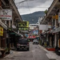 Die Tourismusunternehmen in Phuket beschweren sich über das Verbot, Covid-19 Impfstoffe selbst zu kaufen