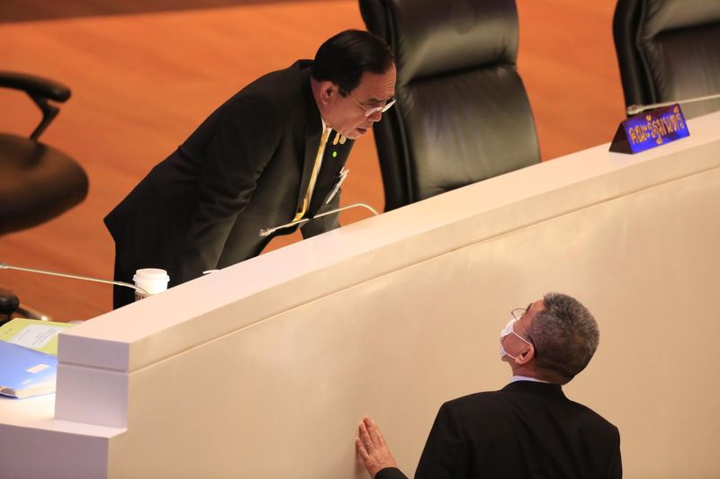 Prawit befahl seinen Abgeordneten, jedem Kabinettsminister die gleiche Anzahl von Stimmen zu geben